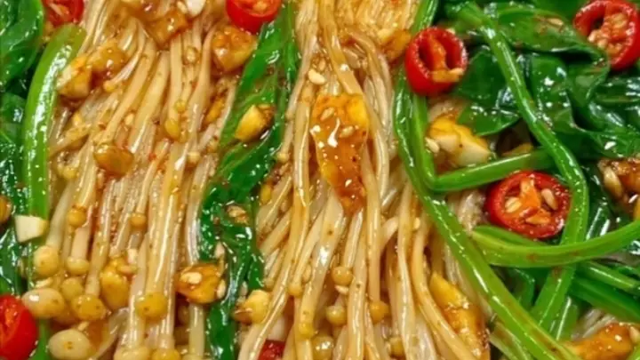 凉拌菠菜金针菇,酸辣脆爽一盘唤醒夏天