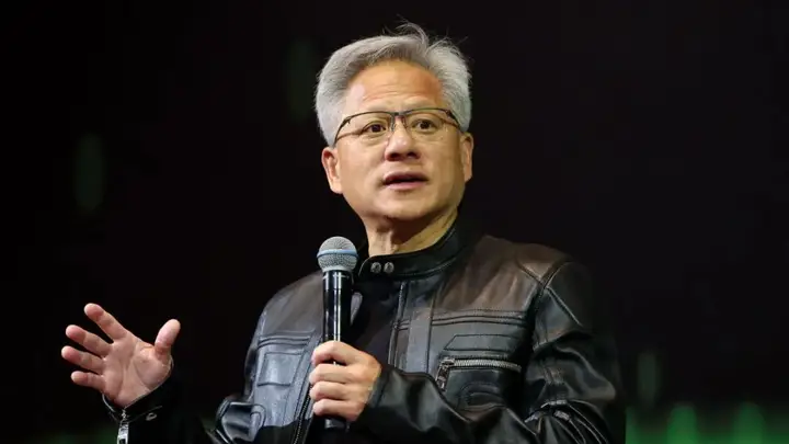 黄仁勋皮衣,卖出了96万美元