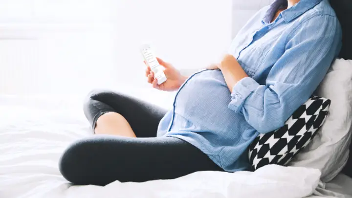 孕妈临盆加班至深夜 公司逼签单休合约