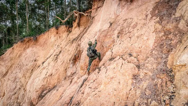 三伏天练兵忙，直击实战化演兵场火热瞬间