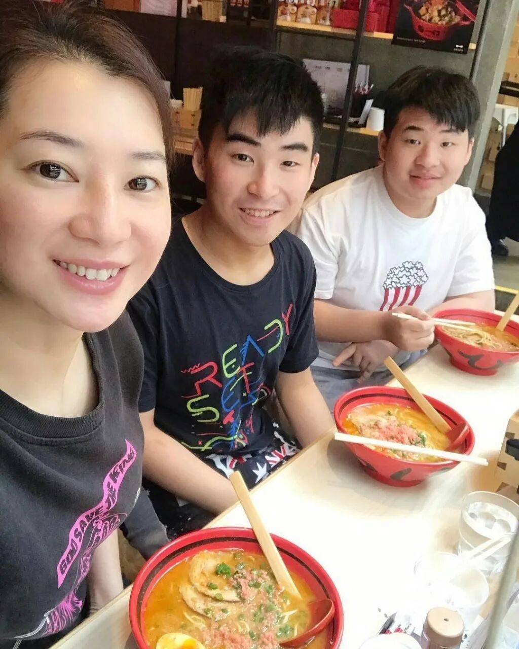 被传婚变！香港女星陈伶俐删夫妻合照，嫁隐形富豪住3000尺豪宅，恩爱照突然消失