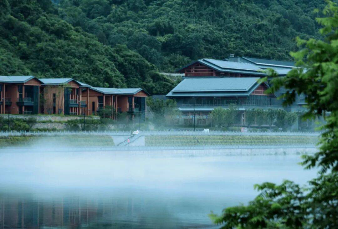 皖美宝藏小城 | 梅山的红，不止是历史；梅山的柔，不止是山水！