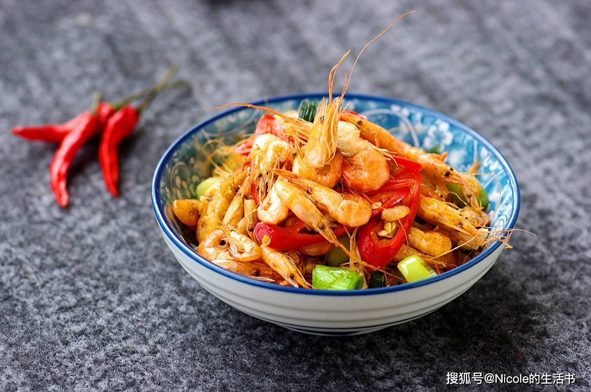 谁说只有大虾好吃，这碗下饭的小河虾，补钙一流