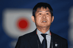 日本队主帅赛后含泪向球迷致歉 合同到期是否续约仍未定