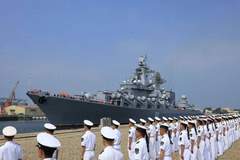 中俄兵力已集结完毕,两军将同时出动最强战舰,要拿日本狠狠立威!