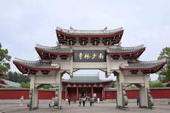 全国各大寺院陷入倒闭潮,并非缺顾客,而是自己把自己搞垮了