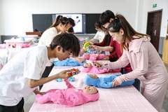 职校幼教专业取消,老师改教无人机和大数据