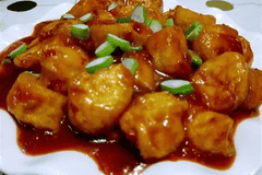 鱼香豆腐慢炖入味 寻常日子烹出治愈烟火味