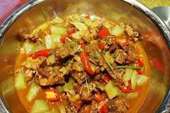 湘潭菜新势力!丝瓜鸡不靠辣成流量顶流,小馆子稳坐畅销榜前列
