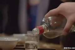 酒桌社交暗藏9大不良习气，警惕情谊变负担的社交误区