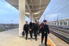 化学硕士突然辞职竟为参与制毒,特大跨国制贩毒案告破71人被抓,现场缴获制毒原料5吨