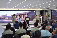 建军节双拥原创剧《薪火小熔炉》首演 以舞台具象化传递邻里守望时代关怀