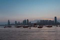 “栈桥夜游”启航：与百年栈桥干杯！“海上看青岛”点燃夏夜新热度