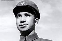 山东诸将不服粟裕指挥：毛主席也不知咋办，陈毅：借您一物可解决