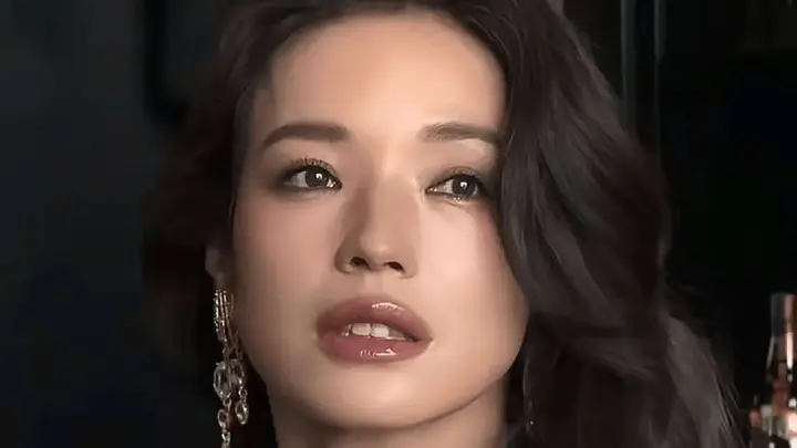 舒淇不修图生图疯传,网友:笑纹比美颜更戳心,这才是顶级魅力