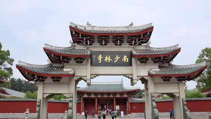 全国各大寺院陷入倒闭潮，并非缺顾客，而是自己把自己搞垮了