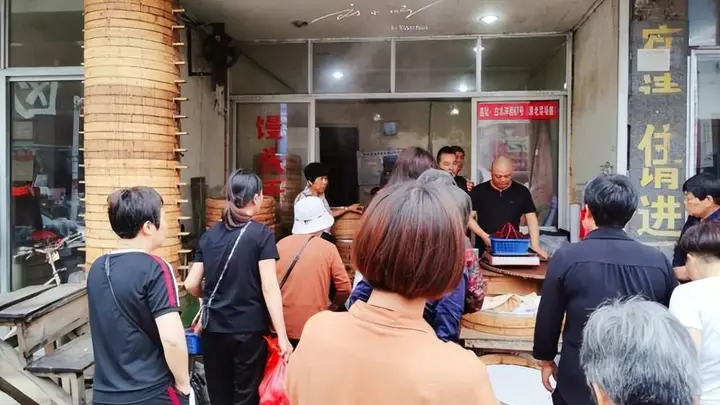 原创浙江省这个城市的南方人,竟然顿顿离不开馒头,北方游客都看懵了