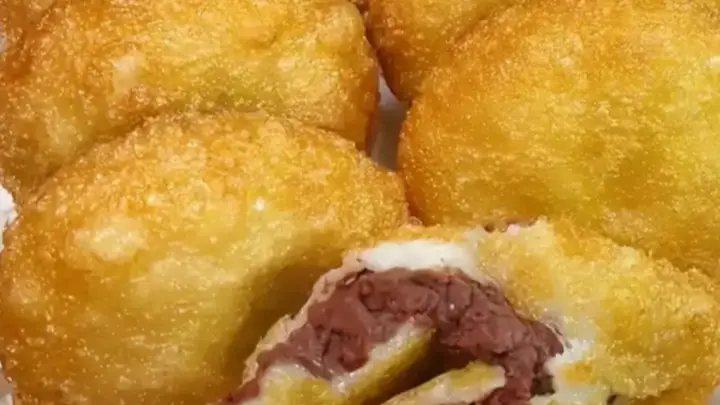 外皮酥脆内馅绵柔,糯米豆沙角藏着传统点心风味