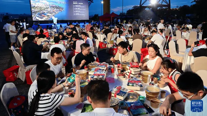 千人海鲜火锅盛宴点燃马尾船政文化园 八闽美食嘉年华启幕