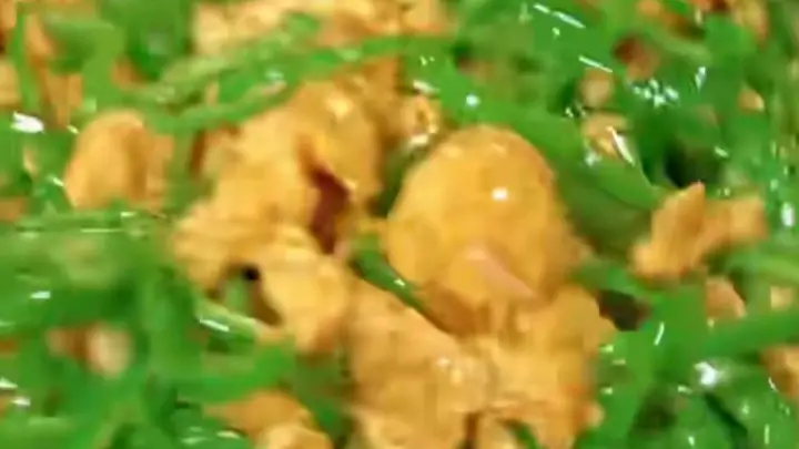 青椒炒鸡蛋:鲜嫩可口,下饭一绝