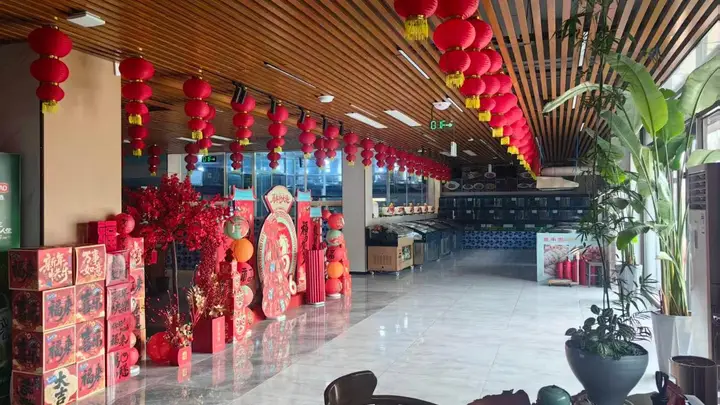 日照非遗美食打卡点推荐,三木非遗糁汤店明码实价无刺客,海鲜锅贴馅料足鲜香味美