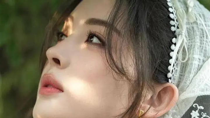 娜扎三伏天户外拍芭乐味夏日写真 浓颜系解锁复古田园风引亿级热议