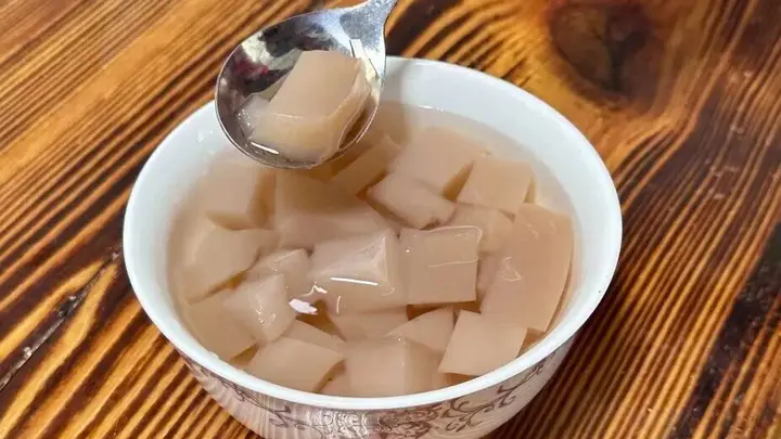 夏日的丽水凉味，藏在一碗山野苦槠腐里