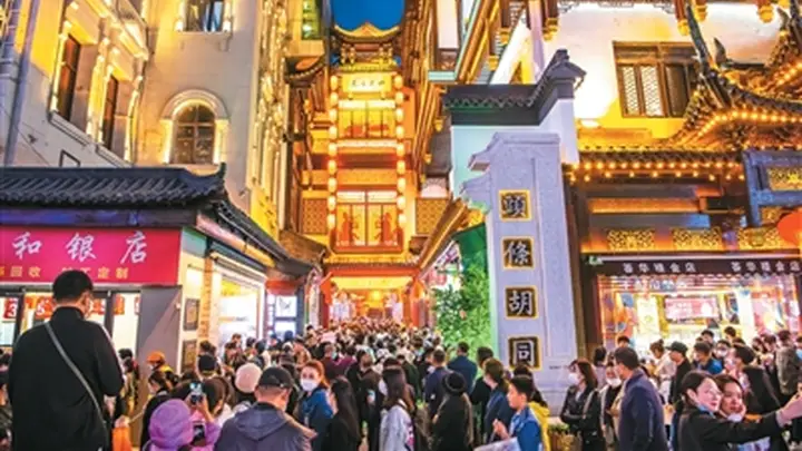 夜沈阳凸显三重魅力