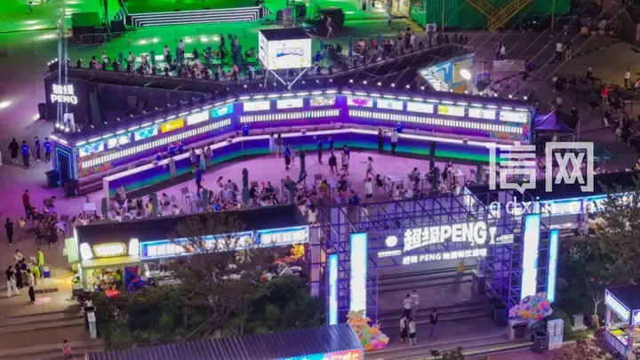 金沙滩啤酒城亮相巨型X形精酿酒墙 300个酒头打造户外品酒新地标