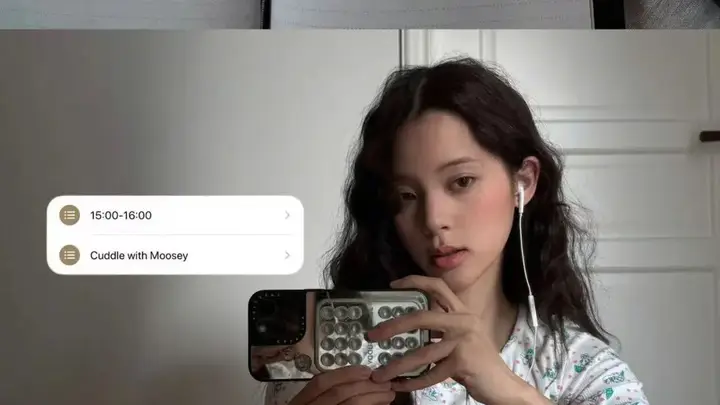 有线耳机翻红背后，Y2K Beauty 2.0如何重塑美妆视觉语言