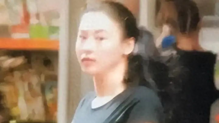 谢贤火化内幕:两任前妻心碎,疑云再起指其为张柏芝三胎生父