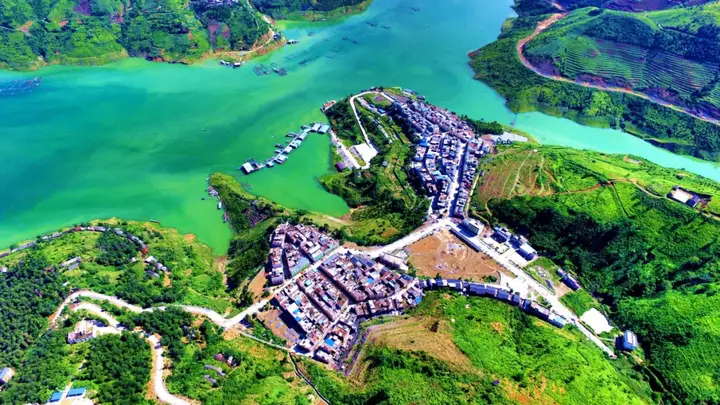 何方家国·贵州地名邀您“沐夏水”——红水河畔醉蔗香