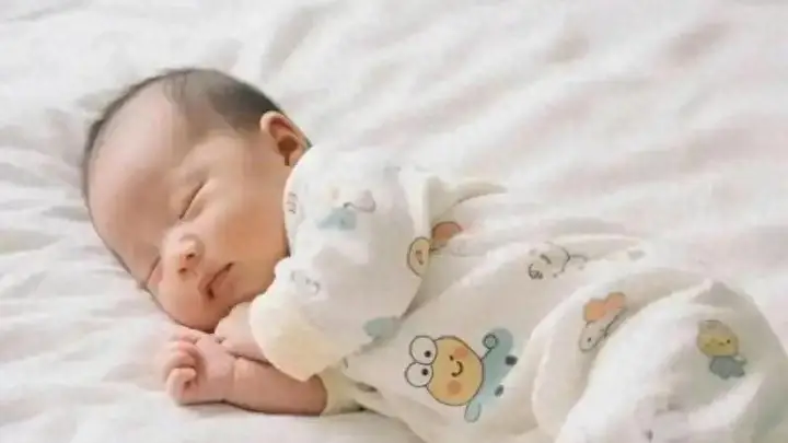 宝宝睡整觉分月龄对照 这4招帮家长早日熬出头