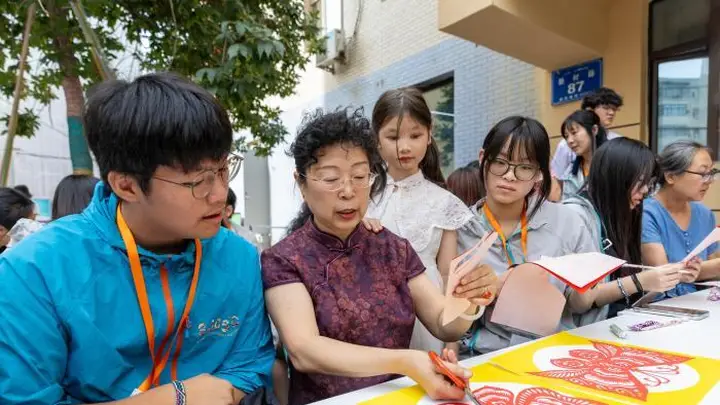 香港新疆青少年主题文化交流联谊 沉浸式体验中华传统文化