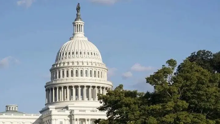 美国接近达成霍尔木兹海峡重开协议 特朗普放话不配合将遭猛烈打击