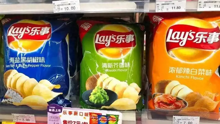 又一零食塌房！记者暗访画面恶心至极，发黄又生虫，不少人天天吃