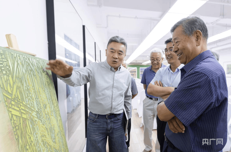 “时痕·格物——罗贵荣版画中的时间显影”展览在舒勇美术馆开幕