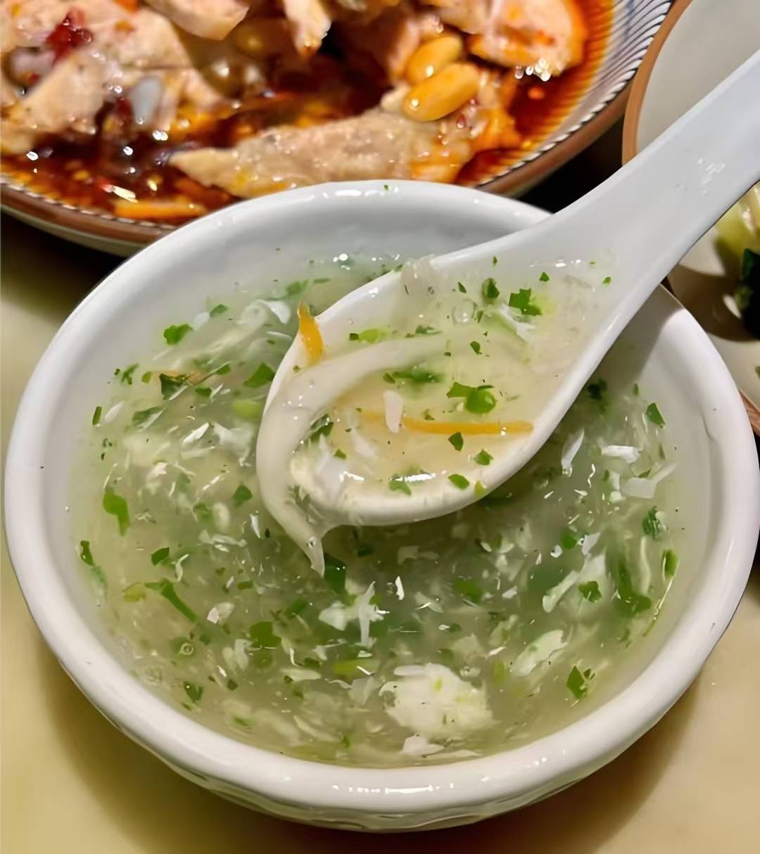 一口滑进心坎里！零失败家常西湖莼菜汤，清鲜解腻超治愈
