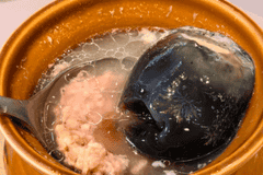 街头热门皮蛋肉饼汤,家常步骤轻松复刻本地味道
