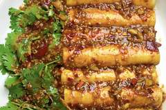 香菜豆皮卷:5分钟搞定,一口封神的神仙小吃