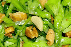 区分梗叶分步翻炒,解锁这道湘味小炒的烹饪诀窍