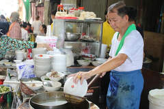 金边乌亚西市场旁美食小巷探秘