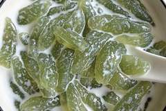一碗黄瓜阿达子:夏日清凉解暑的家常美味