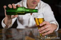 精酿与原浆:个性艺术家遇上素颜女神的啤酒江湖对决