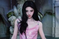 四千年美女鞠婧祎晒夏季热辣写真，展示不一样风景下的魅力