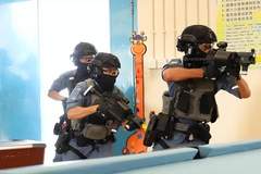德国不卖、瑞士拒单、捷克退单！港警买枪遭断供，国产货突出重围
