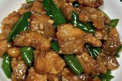 一盘辣椒炒肉藏着家的滋味 烟火家常里的生活真意