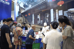 台湾旅游专列首抵宁波,400余名游客开启三天两晚甬城之旅