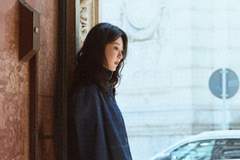 杨紫纪梵希丹宁街拍大片｜白玉兰视后解锁随性法式牛仔氛围感
