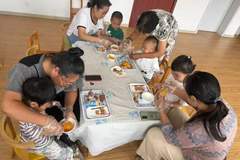 辉山街道冯道社区与辉山中心幼儿园联合举办“薯”你最甜亲子食育预托课——红薯冰淇淋制作活动